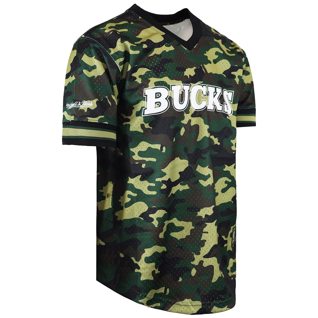 Mitchell & Ness Milwaukee Bucks Mens T-Shirt